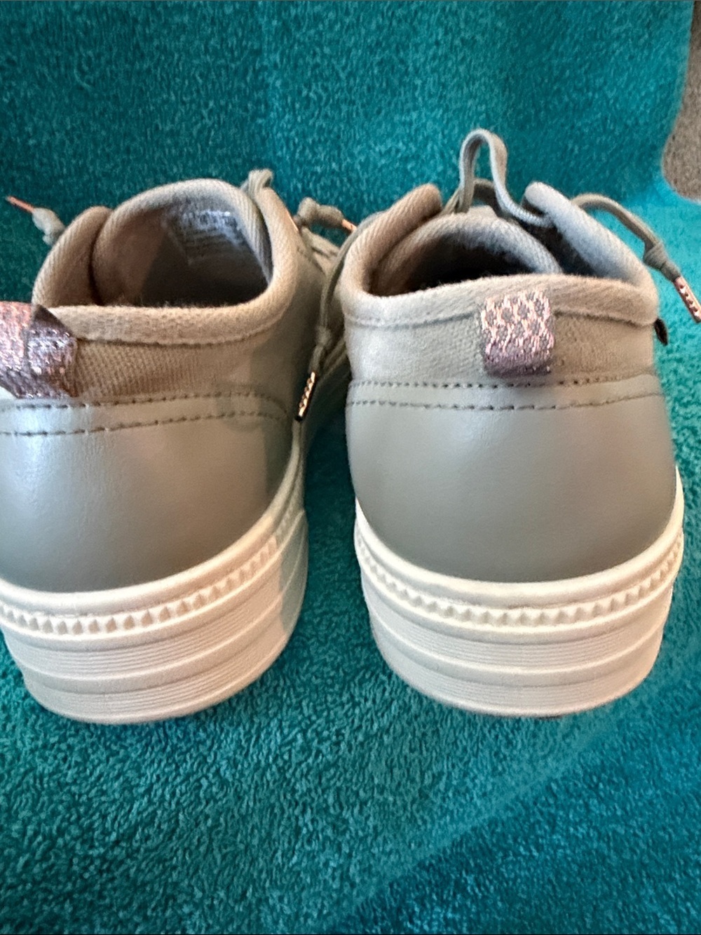 Men's Casual Low-Top Sneakers in Light Green Lace-Up Comfort - Picture 4 of 7